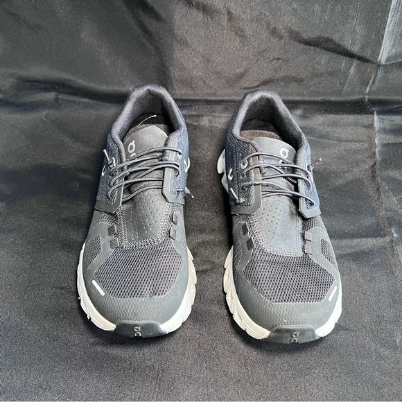 Women’s On Cloud - Cloud 5 Running Sneaker - Black & White - Picture 3 of 12